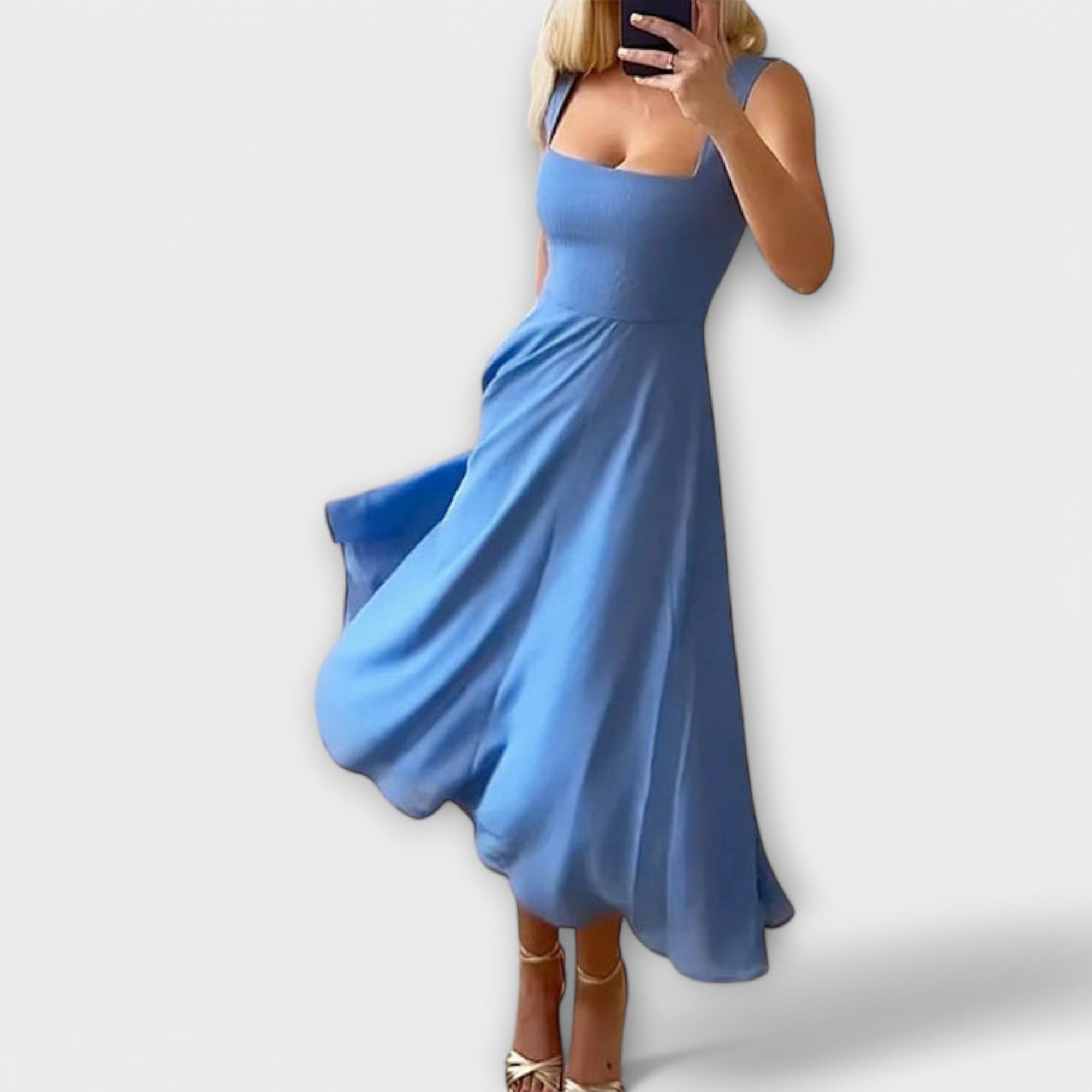 Elegáns keret nélküli ruha